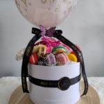 ROSAS CON MACARONS EN CALI